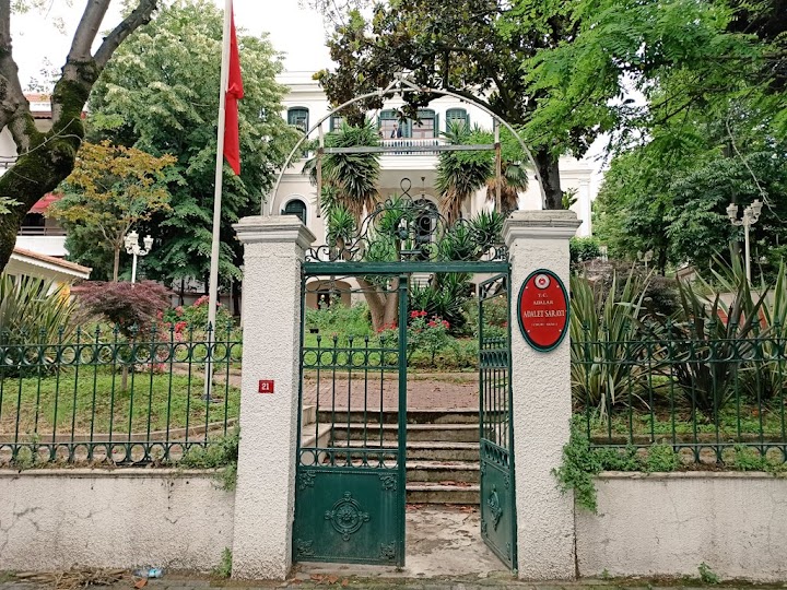 Adalar Adliyesi'nde silah soygunu